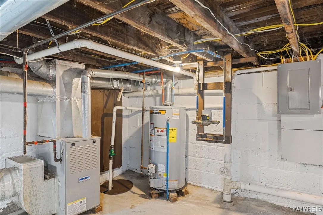 68 Wecker Street, Buffalo, New York 14215, Buffalo, New York 14215, 4 Bedrooms Bedrooms, 6 Rooms Rooms,2 BathroomsBathrooms,Residential,For Sale,68 Wecker Street, Buffalo, New York 14215,0,B1642935