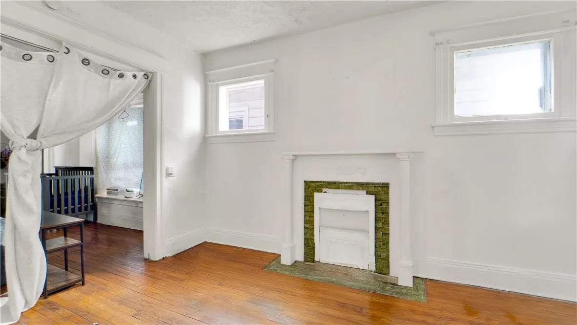 Lower unit Livingroom