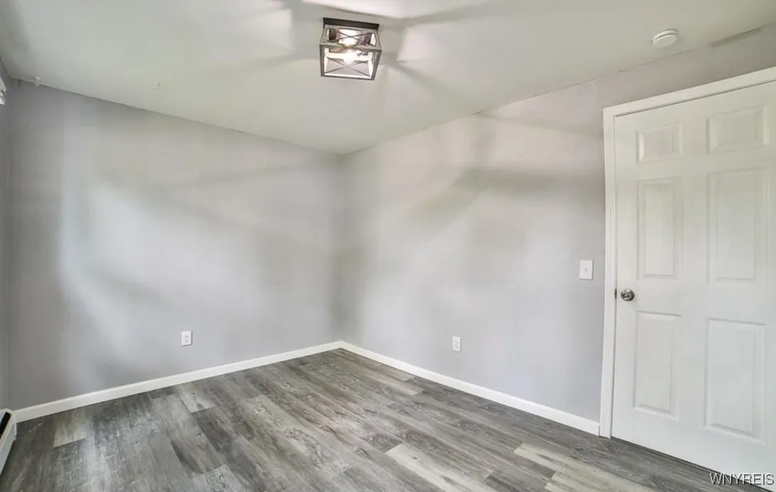240 Belmont Court East, North Tonawanda, New York, North Tonawanda, New York 14120, 3 Bedrooms Bedrooms, 8 Rooms Rooms,2 BathroomsBathrooms,Residential,For Sale,240 Belmont Court East, North Tonawanda, New York ,0,B1643018