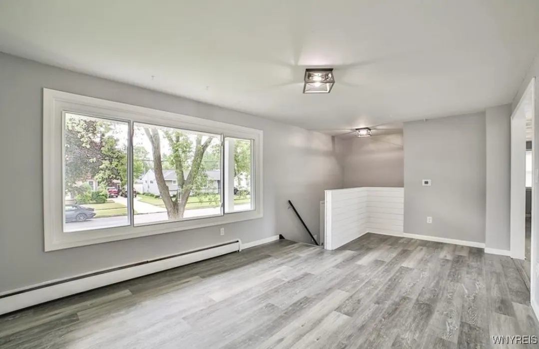 240 Belmont Court East, North Tonawanda, New York, North Tonawanda, New York 14120, 3 Bedrooms Bedrooms, 8 Rooms Rooms,2 BathroomsBathrooms,Residential,For Sale,240 Belmont Court East, North Tonawanda, New York ,0,B1643018