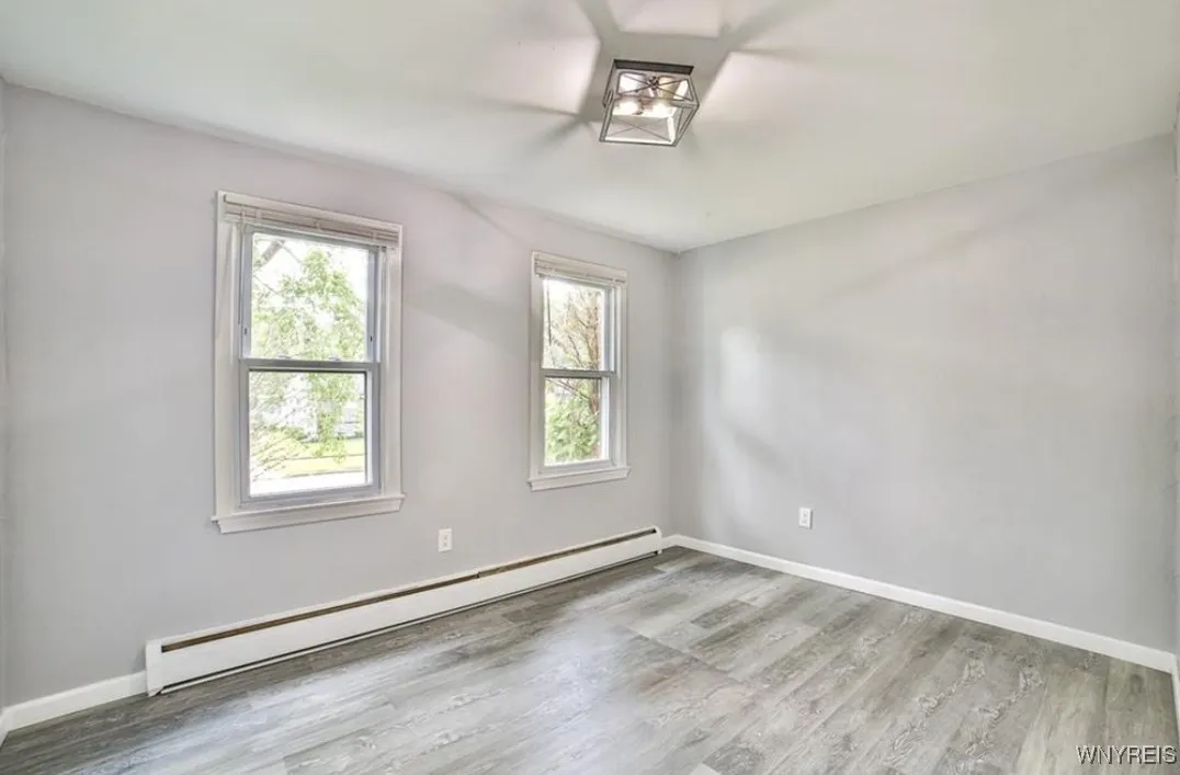 240 Belmont Court East, North Tonawanda, New York, North Tonawanda, New York 14120, 3 Bedrooms Bedrooms, 8 Rooms Rooms,2 BathroomsBathrooms,Residential,For Sale,240 Belmont Court East, North Tonawanda, New York ,0,B1643018