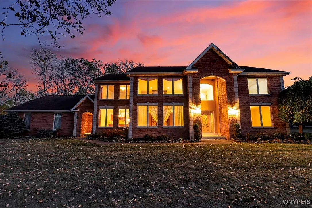 4505 Timberlake Drive, Clarence, New York 14031, Clarence, New York 14031, 4 Bedrooms Bedrooms, 10 Rooms Rooms,3 BathroomsBathrooms,Residential,For Sale,4505 Timberlake Drive, Clarence, New York 14031,0,B1642927