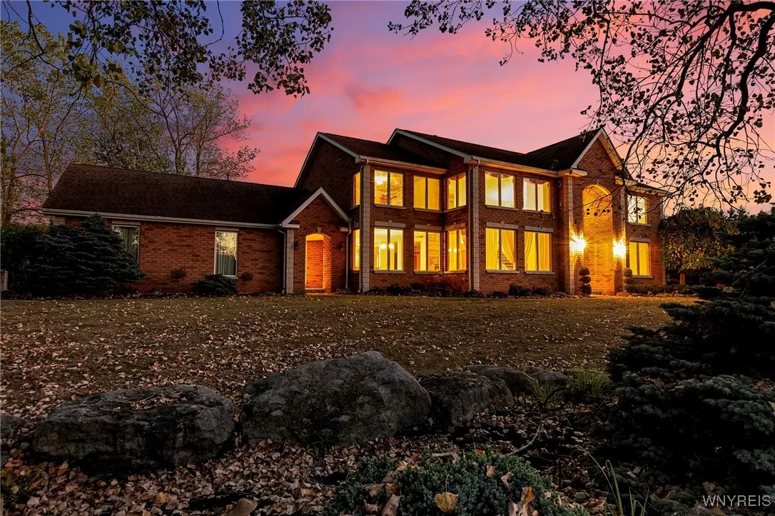 4505 Timberlake Drive, Clarence, New York 14031, Clarence, New York 14031, 4 Bedrooms Bedrooms, 10 Rooms Rooms,3 BathroomsBathrooms,Residential,For Sale,4505 Timberlake Drive, Clarence, New York 14031,0,B1642927