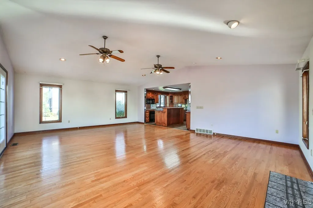 1687 Fix Road, Grand Island, New York 14072, Grand Island, New York 14072, 3 Bedrooms Bedrooms, 10 Rooms Rooms,1 BathroomBathrooms,Residential,For Sale,1687 Fix Road, Grand Island, New York 14072,0,B1642495