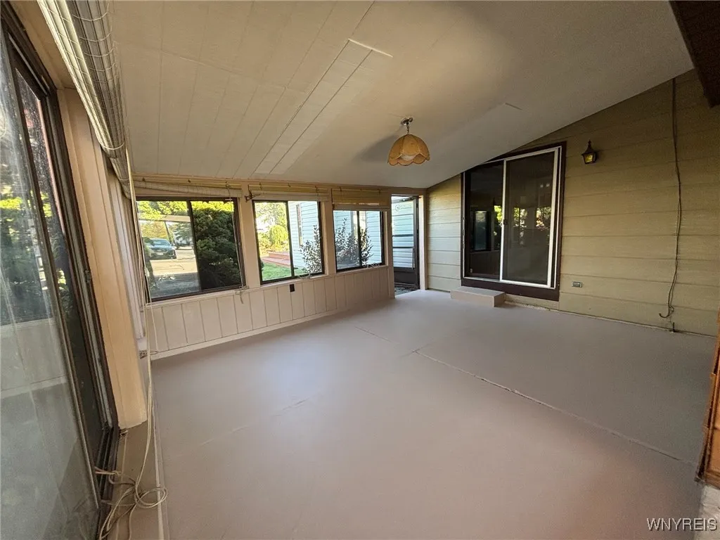 1687 Fix Road, Grand Island, New York 14072, Grand Island, New York 14072, 3 Bedrooms Bedrooms, 10 Rooms Rooms,1 BathroomBathrooms,Residential,For Sale,1687 Fix Road, Grand Island, New York 14072,0,B1642495