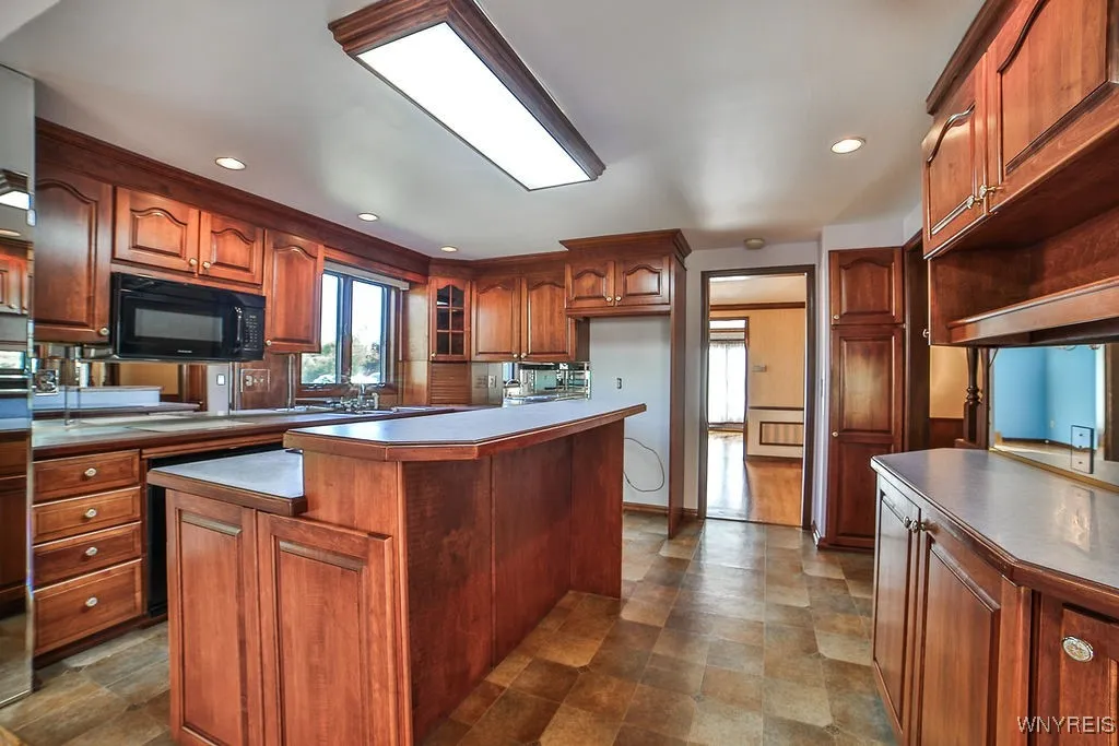1687 Fix Road, Grand Island, New York 14072, Grand Island, New York 14072, 3 Bedrooms Bedrooms, 10 Rooms Rooms,1 BathroomBathrooms,Residential,For Sale,1687 Fix Road, Grand Island, New York 14072,0,B1642495