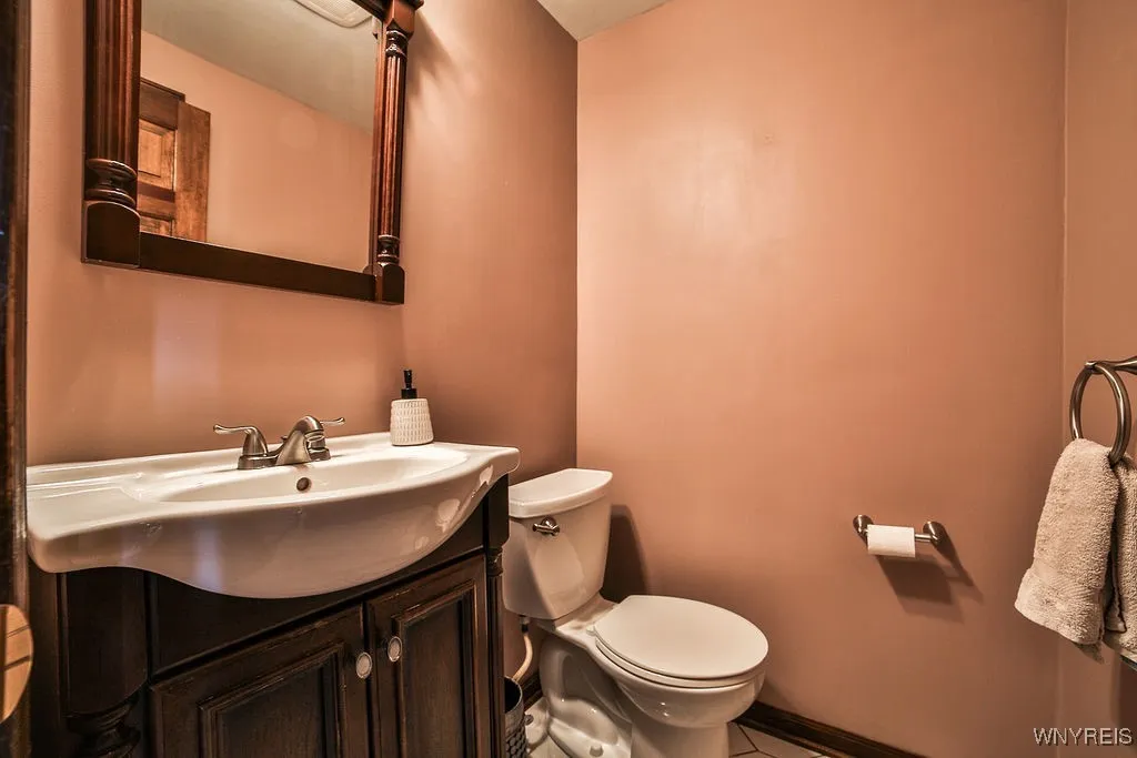 1687 Fix Road, Grand Island, New York 14072, Grand Island, New York 14072, 3 Bedrooms Bedrooms, 10 Rooms Rooms,1 BathroomBathrooms,Residential,For Sale,1687 Fix Road, Grand Island, New York 14072,0,B1642495