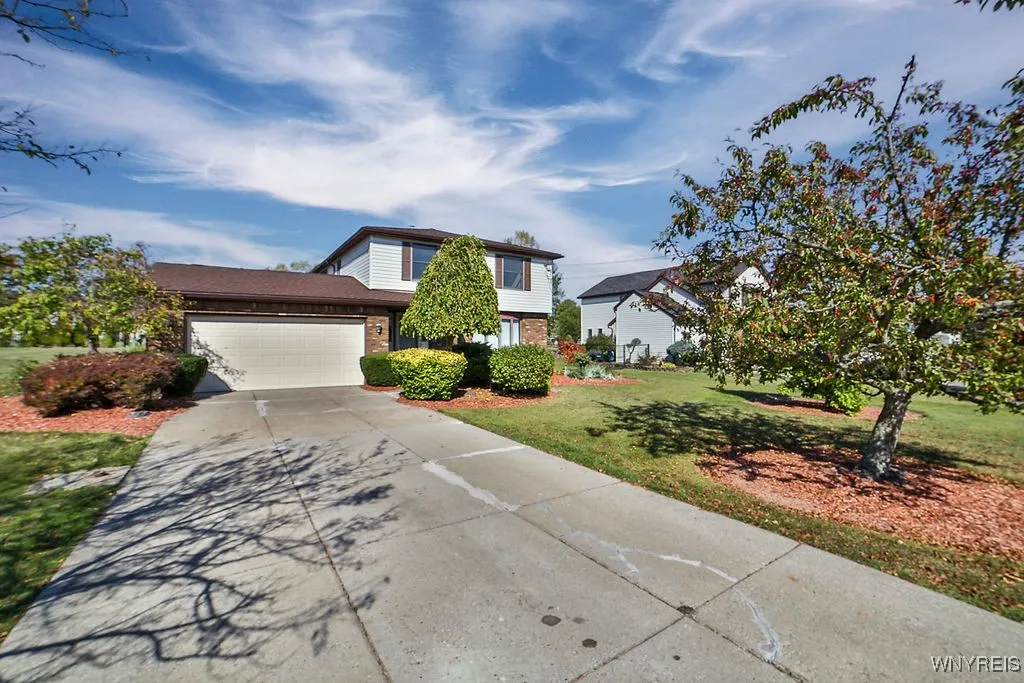 1687 Fix Road, Grand Island, New York 14072, Grand Island, New York 14072, 3 Bedrooms Bedrooms, 10 Rooms Rooms,1 BathroomBathrooms,Residential,For Sale,1687 Fix Road, Grand Island, New York 14072,0,B1642495