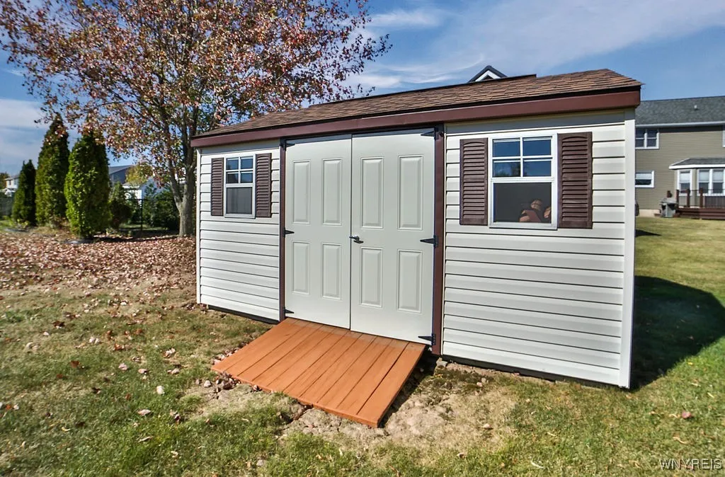 1687 Fix Road, Grand Island, New York 14072, Grand Island, New York 14072, 3 Bedrooms Bedrooms, 10 Rooms Rooms,1 BathroomBathrooms,Residential,For Sale,1687 Fix Road, Grand Island, New York 14072,0,B1642495