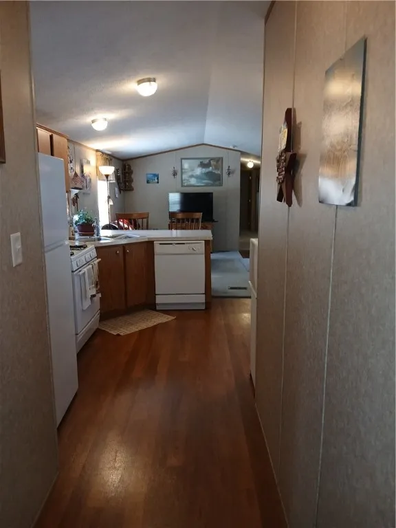 105 Superior Park, Manchester, New York 14548, Manchester, New York 14548, 3 Bedrooms Bedrooms, 5 Rooms Rooms,2 BathroomsBathrooms,Residential,Closed,105 Superior Park, Manchester, New York 14548,0,R1642963