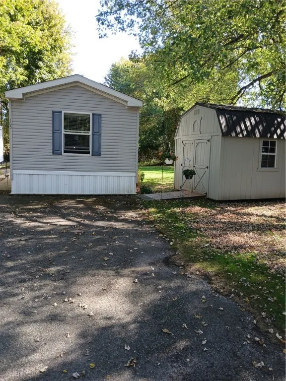 105 Superior Park, Manchester, New York 14548, Manchester, New York 14548, 3 Bedrooms Bedrooms, 5 Rooms Rooms,2 BathroomsBathrooms,Residential,Closed,105 Superior Park, Manchester, New York 14548,0,R1642963