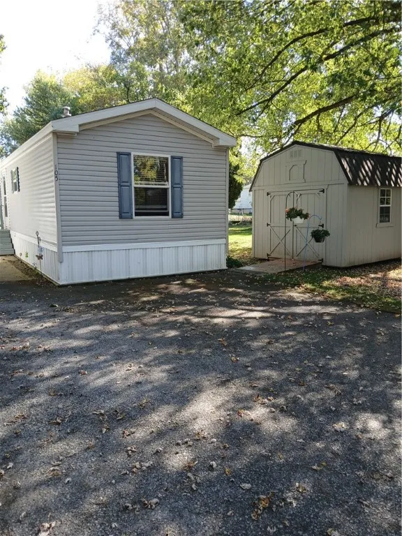 105 Superior Park, Manchester, New York 14548, Manchester, New York 14548, 3 Bedrooms Bedrooms, 5 Rooms Rooms,2 BathroomsBathrooms,Residential,Closed,105 Superior Park, Manchester, New York 14548,0,R1642963