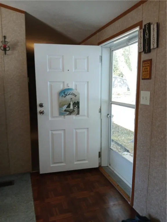 105 Superior Park, Manchester, New York 14548, Manchester, New York 14548, 3 Bedrooms Bedrooms, 5 Rooms Rooms,2 BathroomsBathrooms,Residential,Closed,105 Superior Park, Manchester, New York 14548,0,R1642963