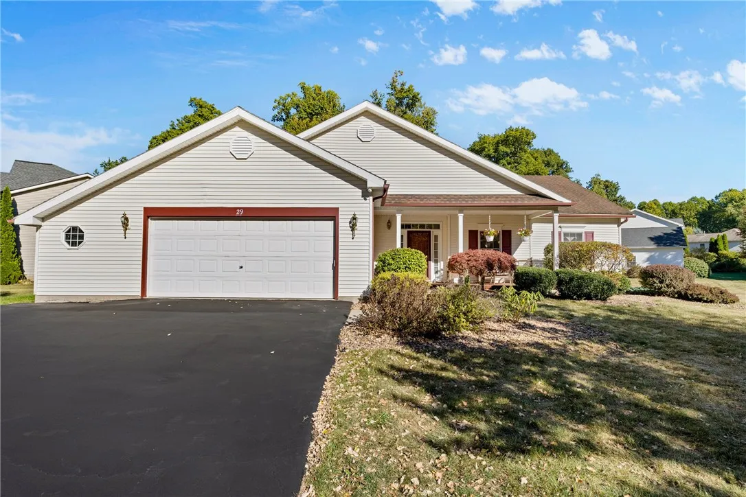 29 Toni Terrace, Chili, New York 14624, Chili, New York 14624, 3 Bedrooms Bedrooms, 8 Rooms Rooms,4 BathroomsBathrooms,Residential,Closed,29 Toni Terrace, Chili, New York 14624,0,R1642989