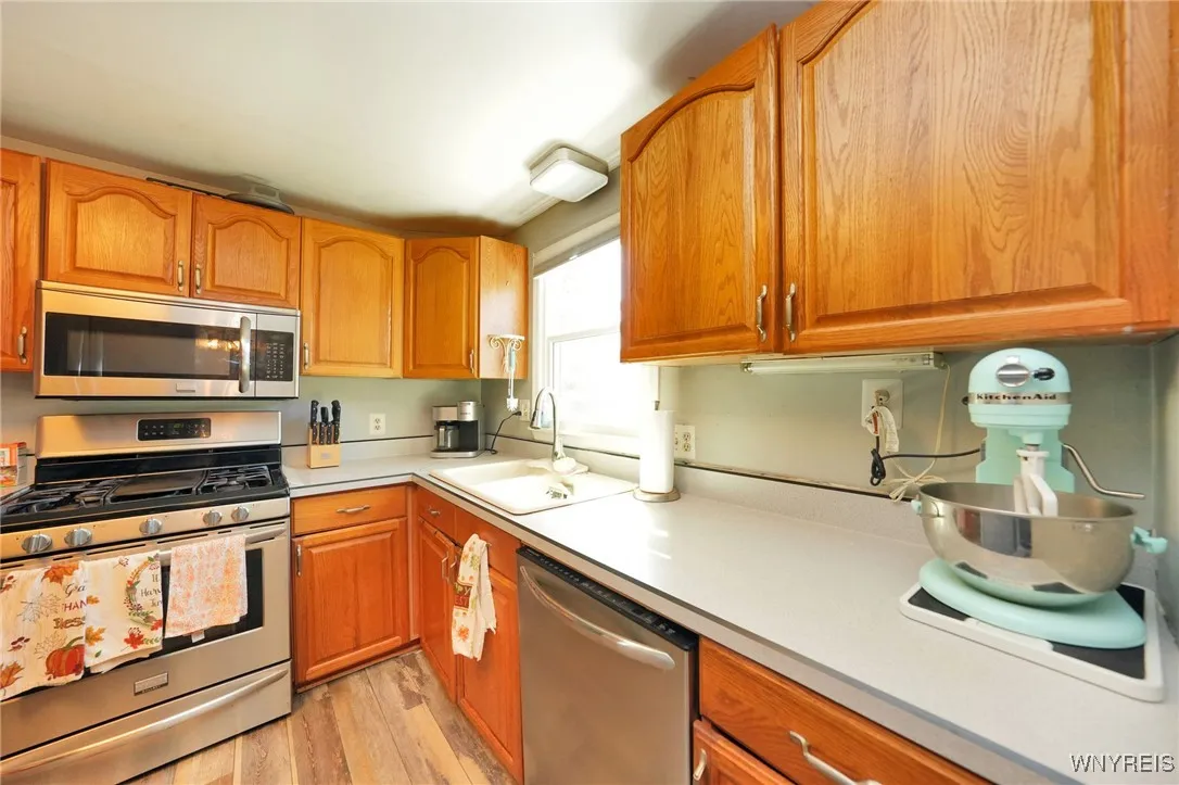 2691 Riverton Avenue, Hamburg, New York 14075, Hamburg, New York 14075, 3 Bedrooms Bedrooms, 7 Rooms Rooms,1 BathroomBathrooms,Residential,Closed,2691 Riverton Avenue, Hamburg, New York 14075,0,B1642029