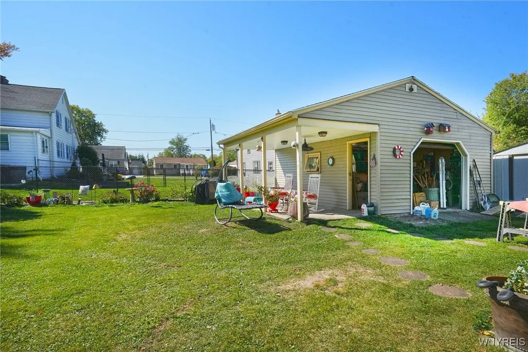 2691 Riverton Avenue, Hamburg, New York 14075, Hamburg, New York 14075, 3 Bedrooms Bedrooms, 7 Rooms Rooms,1 BathroomBathrooms,Residential,Closed,2691 Riverton Avenue, Hamburg, New York 14075,0,B1642029