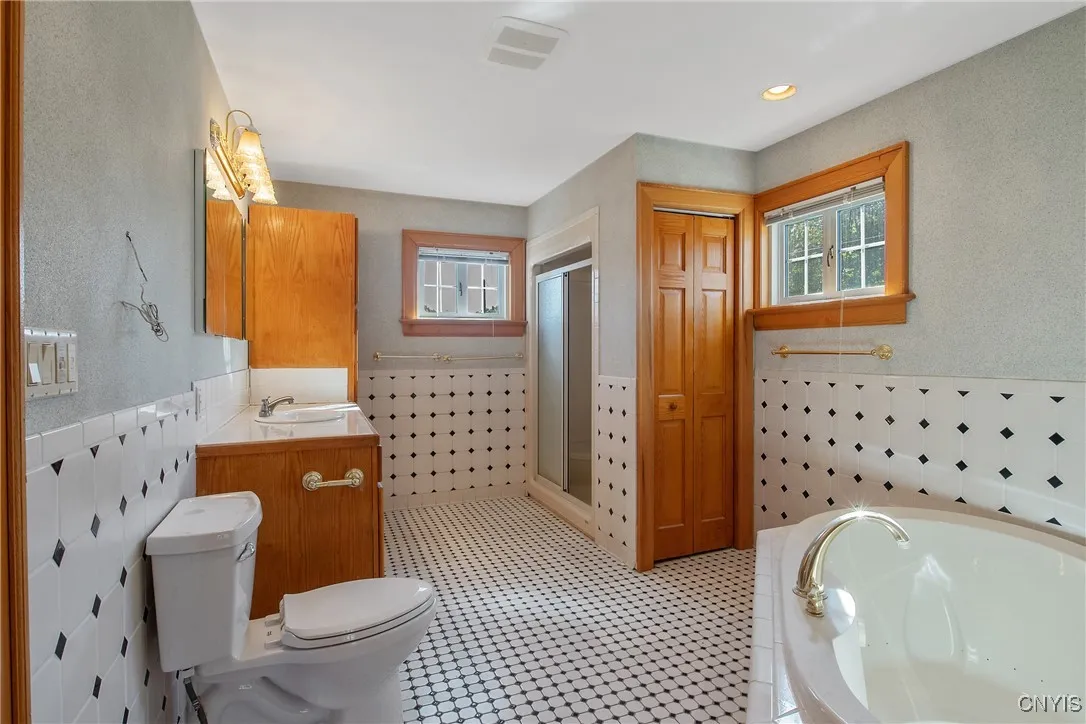 2223 Turnpike Road, Throop, New York 13021, Throop, New York 13021, 4 Bedrooms Bedrooms, 12 Rooms Rooms,2 BathroomsBathrooms,Residential,For Sale,2223 Turnpike Road, Throop, New York 13021,0,S1642863