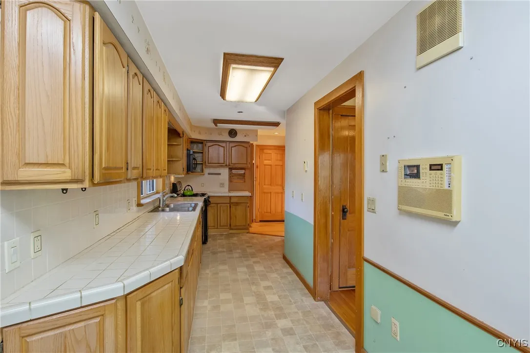 2223 Turnpike Road, Throop, New York 13021, Throop, New York 13021, 4 Bedrooms Bedrooms, 12 Rooms Rooms,2 BathroomsBathrooms,Residential,For Sale,2223 Turnpike Road, Throop, New York 13021,0,S1642863