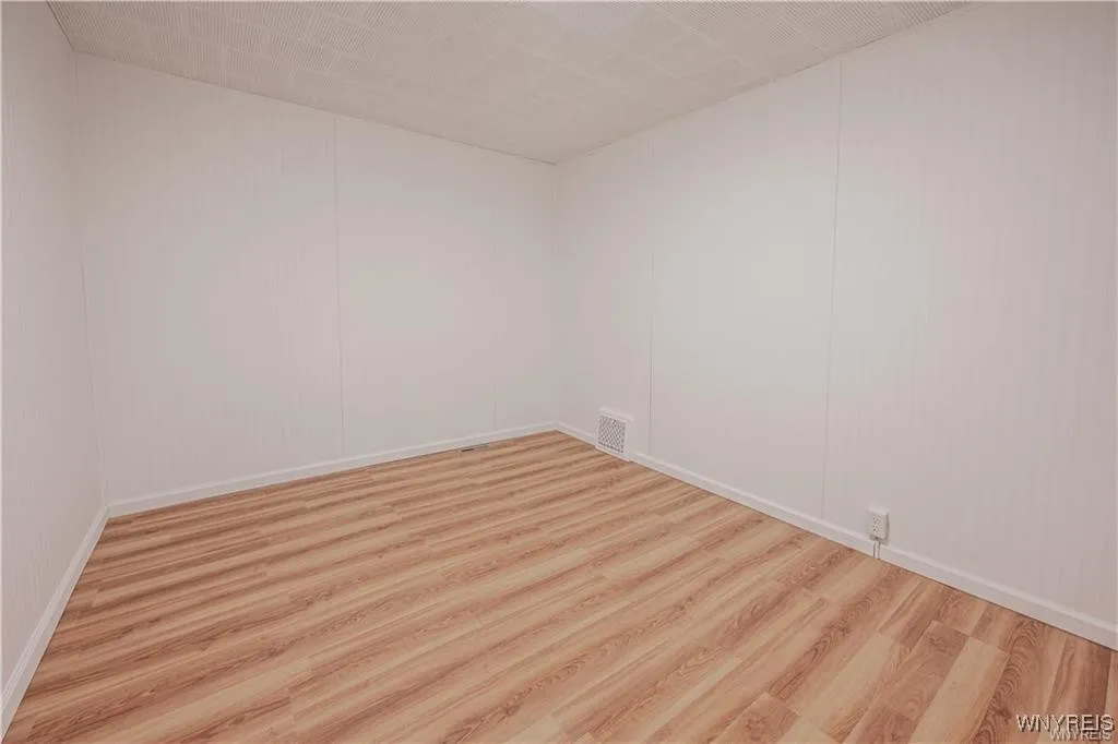 229 East Avenue, Lockport City, New York 14094, Lockport City, New York 14094, ,Commercial Lease,For Rent,229 East Avenue, Lockport City, New York 14094,0,B1642629