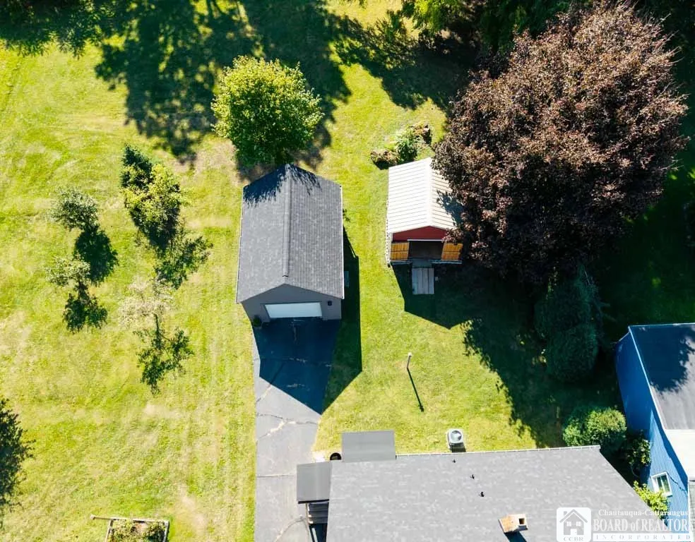 Garage/shed aerial photo