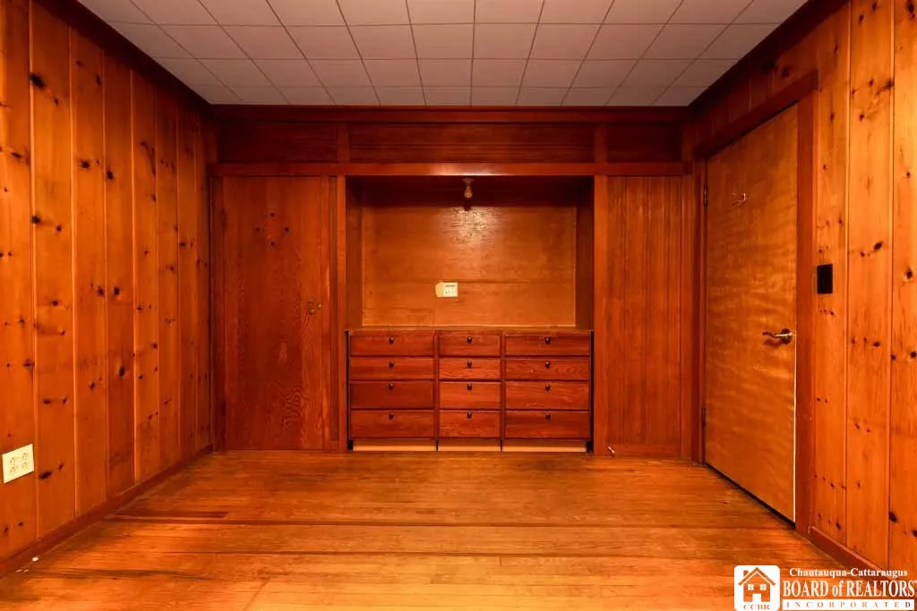 first floor bedroom w/built-ins