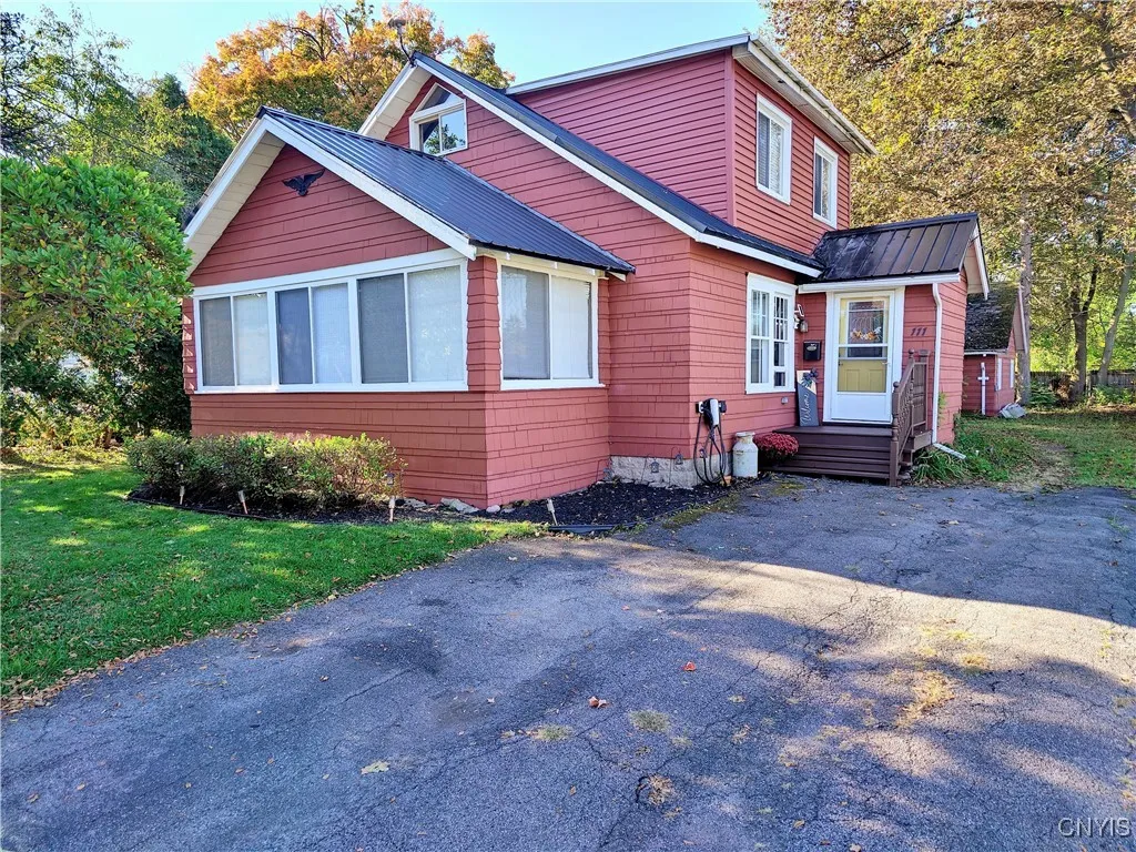 111 West Campbell Avenue, Sherrill, New York 13461, Sherrill, New York 13461, 3 Bedrooms Bedrooms, 8 Rooms Rooms,1 BathroomBathrooms,Residential,For Sale,111 West Campbell Avenue, Sherrill, New York 13461,0,S1642764