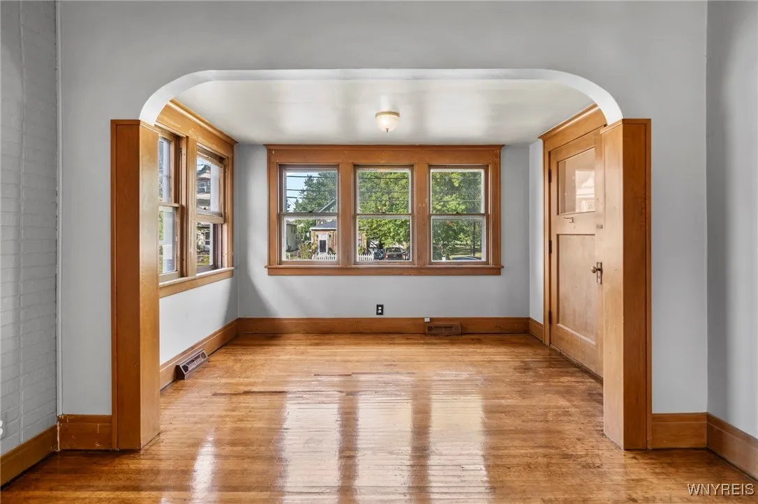 889 Tifft Street, Buffalo, New York 14220, Buffalo, New York 14220, 4 Bedrooms Bedrooms, ,2 BathroomsBathrooms,Residential,For Sale,889 Tifft Street, Buffalo, New York 14220,0,B1642871