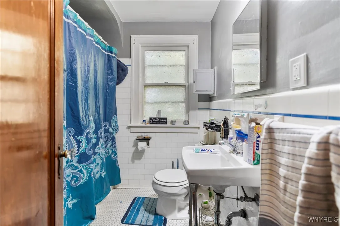 889 Tifft Street, Buffalo, New York 14220, Buffalo, New York 14220, 4 Bedrooms Bedrooms, ,2 BathroomsBathrooms,Residential,For Sale,889 Tifft Street, Buffalo, New York 14220,0,B1642871