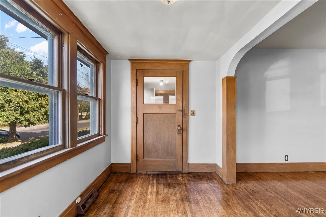 889 Tifft Street, Buffalo, New York 14220, Buffalo, New York 14220, 4 Bedrooms Bedrooms, ,2 BathroomsBathrooms,Residential,For Sale,889 Tifft Street, Buffalo, New York 14220,0,B1642871