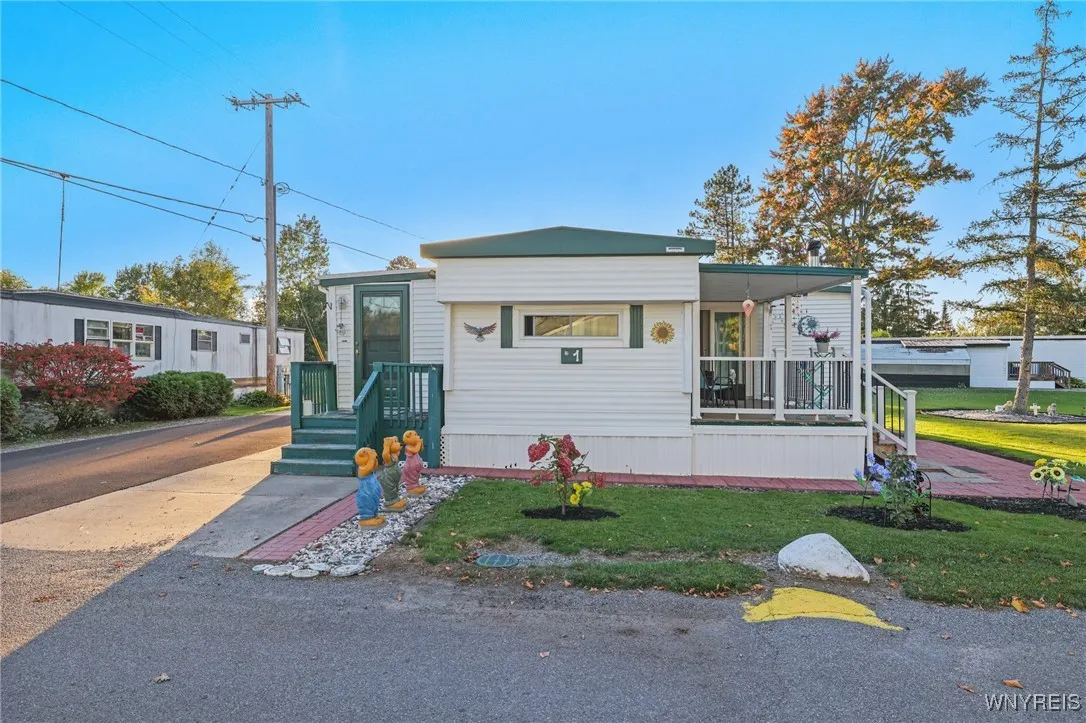 1 Rainbow Park, Wilson, New York 14131, Wilson, New York 14131, 3 Bedrooms Bedrooms, 7 Rooms Rooms,1 BathroomBathrooms,Residential,For Sale,1 Rainbow Park, Wilson, New York 14131,0,B1642219