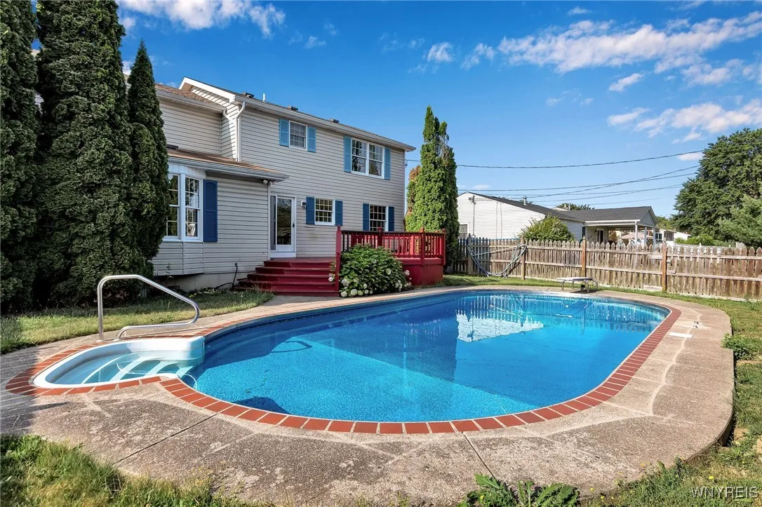 92 Le Havre Drive, Cheektowaga, New York 14227, Cheektowaga, New York 14227, 4 Bedrooms Bedrooms, 11 Rooms Rooms,2 BathroomsBathrooms,Residential,For Sale,92 Le Havre Drive, Cheektowaga, New York 14227,0,B1643012