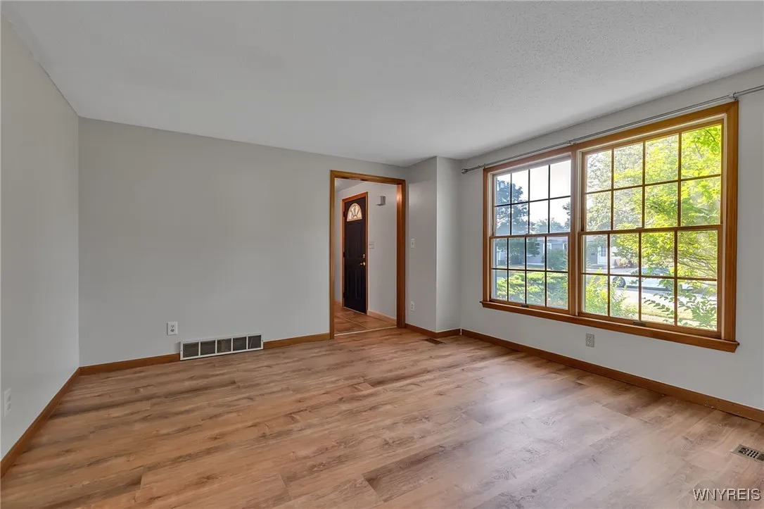 92 Le Havre Drive, Cheektowaga, New York 14227, Cheektowaga, New York 14227, 4 Bedrooms Bedrooms, 11 Rooms Rooms,2 BathroomsBathrooms,Residential,For Sale,92 Le Havre Drive, Cheektowaga, New York 14227,0,B1643012