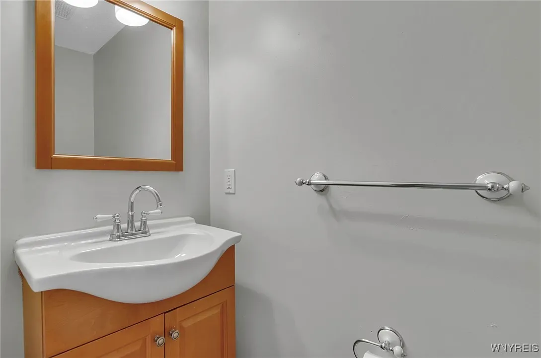 92 Le Havre Drive, Cheektowaga, New York 14227, Cheektowaga, New York 14227, 4 Bedrooms Bedrooms, 11 Rooms Rooms,2 BathroomsBathrooms,Residential,For Sale,92 Le Havre Drive, Cheektowaga, New York 14227,0,B1643012