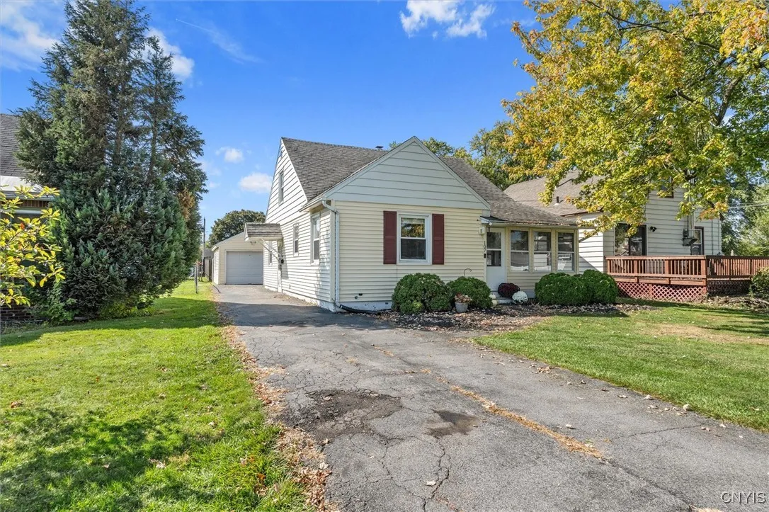 107 Fairmount Avenue, Salina, New York 13088, Salina, New York 13088, 3 Bedrooms Bedrooms, 4 Rooms Rooms,1 BathroomBathrooms,Residential,For Sale,107 Fairmount Avenue, Salina, New York 13088,0,S1643162