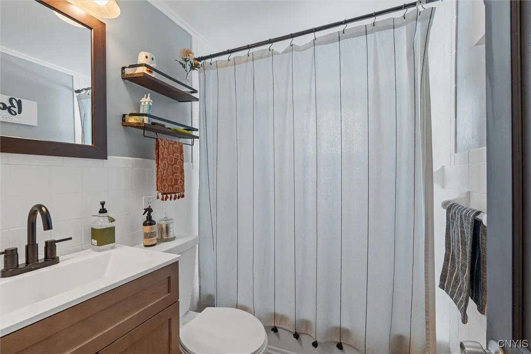 107 Fairmount Avenue, Salina, New York 13088, Salina, New York 13088, 3 Bedrooms Bedrooms, 4 Rooms Rooms,1 BathroomBathrooms,Residential,For Sale,107 Fairmount Avenue, Salina, New York 13088,0,S1643162