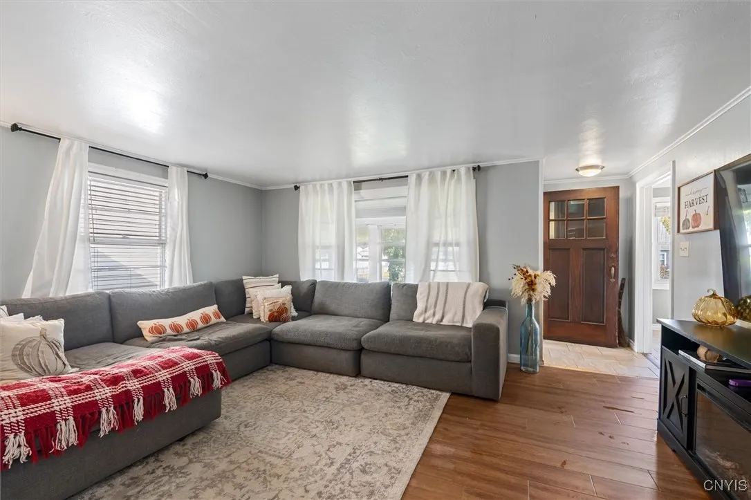 107 Fairmount Avenue, Salina, New York 13088, Salina, New York 13088, 3 Bedrooms Bedrooms, 4 Rooms Rooms,1 BathroomBathrooms,Residential,For Sale,107 Fairmount Avenue, Salina, New York 13088,0,S1643162