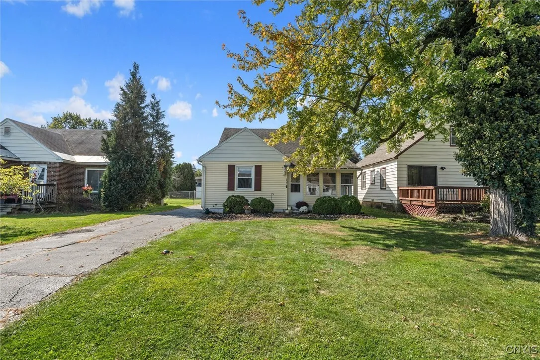 107 Fairmount Avenue, Salina, New York 13088, Salina, New York 13088, 3 Bedrooms Bedrooms, 4 Rooms Rooms,1 BathroomBathrooms,Residential,For Sale,107 Fairmount Avenue, Salina, New York 13088,0,S1643162