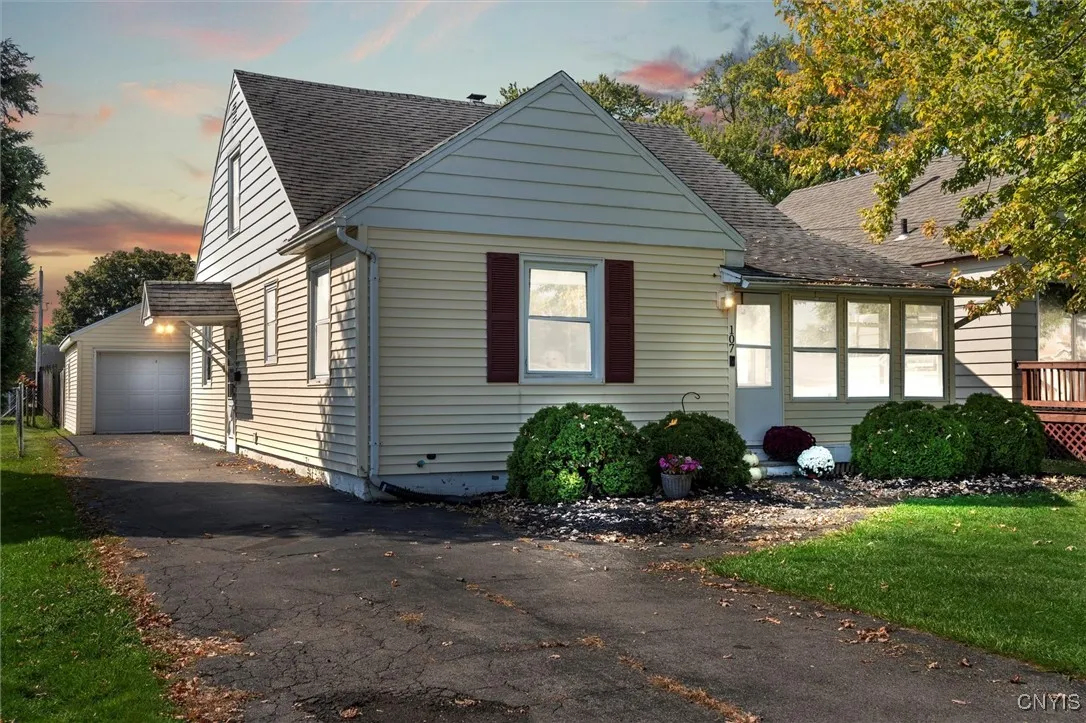 107 Fairmount Avenue, Salina, New York 13088, Salina, New York 13088, 3 Bedrooms Bedrooms, 4 Rooms Rooms,1 BathroomBathrooms,Residential,For Sale,107 Fairmount Avenue, Salina, New York 13088,0,S1643162