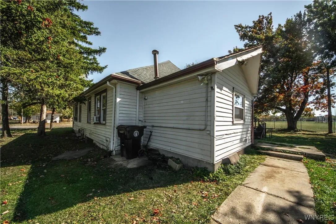 4 Wendel Street, Lancaster, New York 14043, Lancaster, New York 14043, 3 Bedrooms Bedrooms, 6 Rooms Rooms,1 BathroomBathrooms,Residential,For Sale,4 Wendel Street, Lancaster, New York 14043,0,B1643151