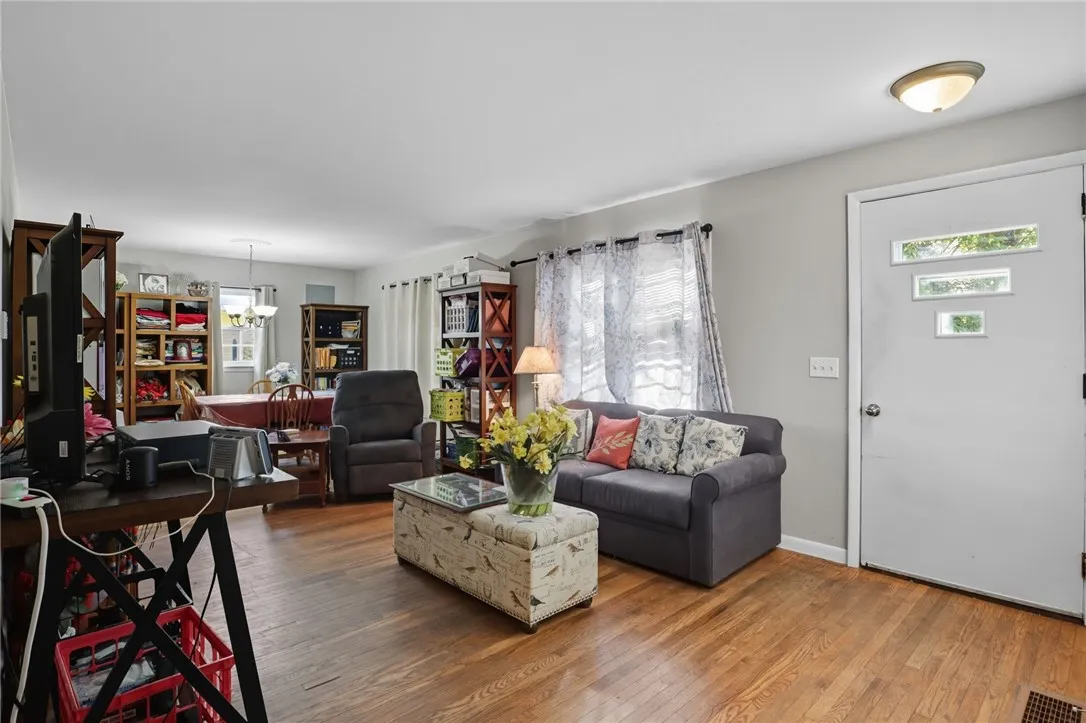 126 Chapin Street, Canandaigua City, New York 1442, Canandaigua City, New York 14424, 3 Bedrooms Bedrooms, 5 Rooms Rooms,1 BathroomBathrooms,Residential,For Sale,126 Chapin Street, Canandaigua City, New York 1442,0,R1642762