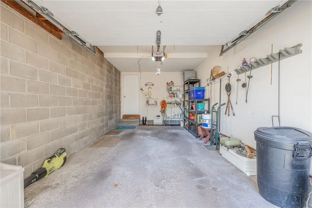 4 Arbor Court, Perinton, New York 14450, Perinton, New York 14450, 3 Bedrooms Bedrooms, 6 Rooms Rooms,1 BathroomBathrooms,Residential,For Sale,4 Arbor Court, Perinton, New York 14450,0,R1642112