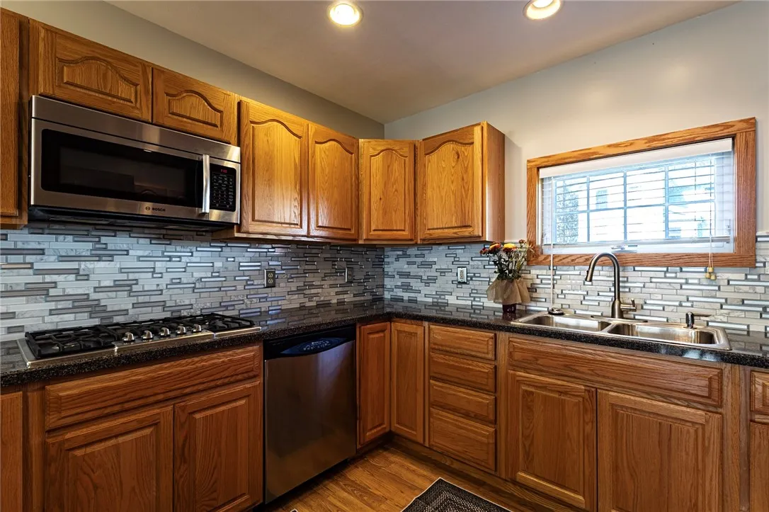 196 Perrine Avenue, Auburn, New York 13021, Auburn, New York 13021, 4 Bedrooms Bedrooms, 14 Rooms Rooms,4 BathroomsBathrooms,Residential,For Sale,196 Perrine Avenue, Auburn, New York 13021,0,R1642681