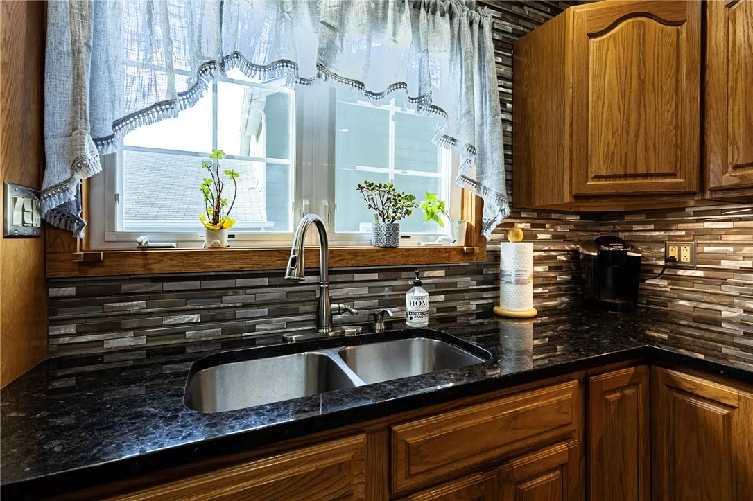 196 Perrine Avenue, Auburn, New York 13021, Auburn, New York 13021, 4 Bedrooms Bedrooms, 14 Rooms Rooms,4 BathroomsBathrooms,Residential,For Sale,196 Perrine Avenue, Auburn, New York 13021,0,R1642681