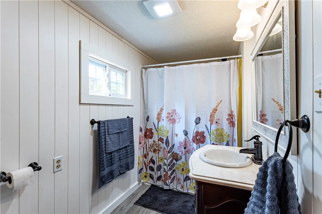 Full bath#1 off dining room