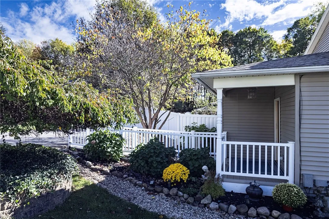 private entrance to inlaw appt