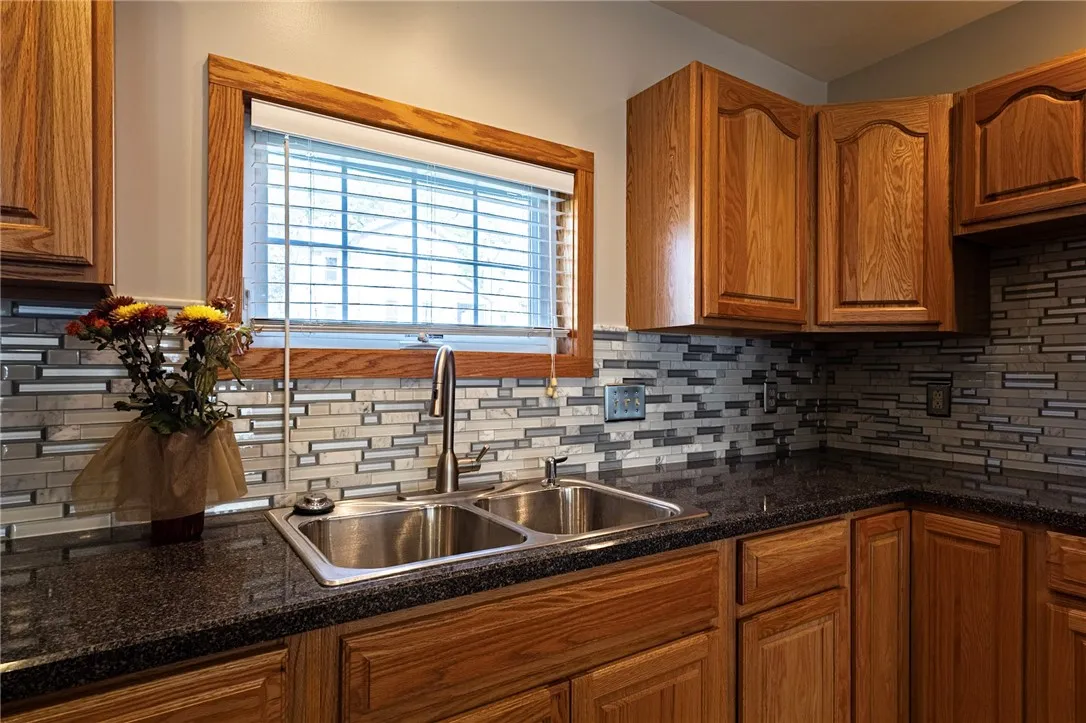 196 Perrine Avenue, Auburn, New York 13021, Auburn, New York 13021, 4 Bedrooms Bedrooms, 14 Rooms Rooms,4 BathroomsBathrooms,Residential,For Sale,196 Perrine Avenue, Auburn, New York 13021,0,R1642681