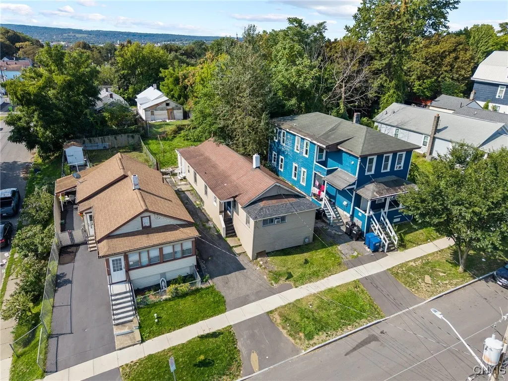 505 Carbon Street, Syracuse, New York 13208, Syracuse, New York 13208, 4 Bedrooms Bedrooms, ,2 BathroomsBathrooms,Residential,For Sale,505 Carbon Street, Syracuse, New York 13208,0,S1643072