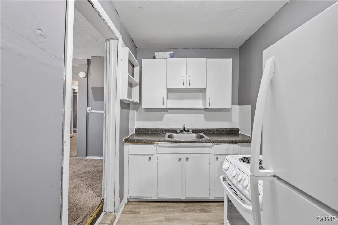 505 Carbon Street, Syracuse, New York 13208, Syracuse, New York 13208, 4 Bedrooms Bedrooms, ,2 BathroomsBathrooms,Residential,For Sale,505 Carbon Street, Syracuse, New York 13208,0,S1643072