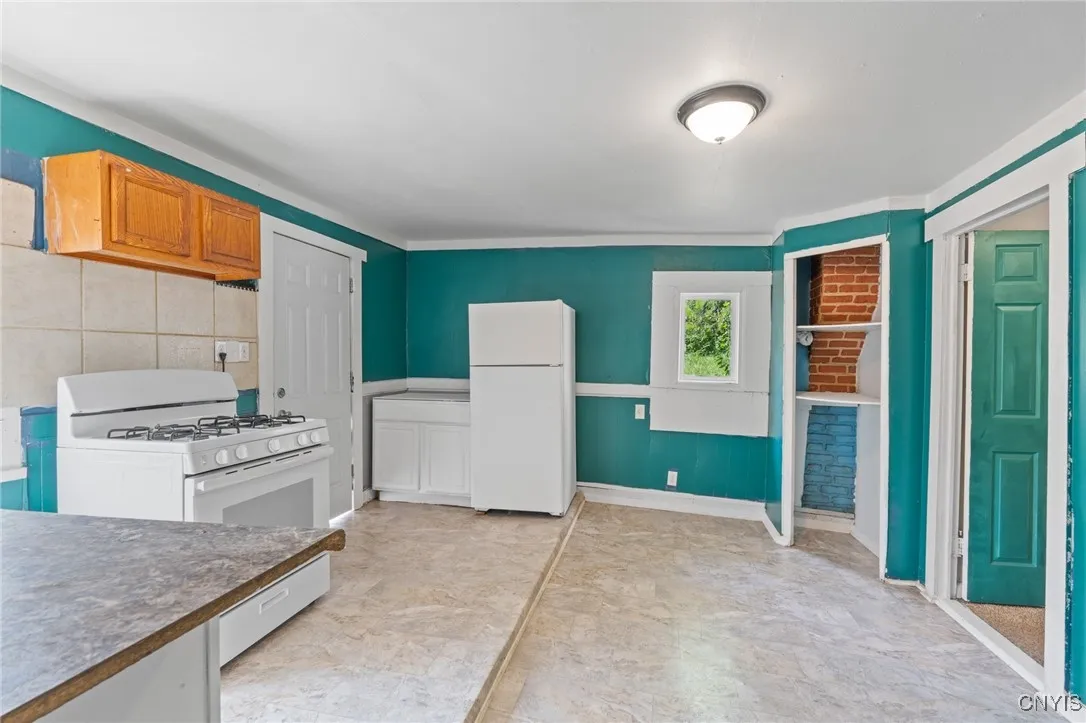 505 Carbon Street, Syracuse, New York 13208, Syracuse, New York 13208, 4 Bedrooms Bedrooms, ,2 BathroomsBathrooms,Residential,For Sale,505 Carbon Street, Syracuse, New York 13208,0,S1643072