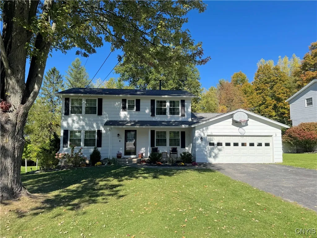 4590 Red Fox Drive, Manlius, New York 13104, Manlius, New York 13104, 4 Bedrooms Bedrooms, 8 Rooms Rooms,2 BathroomsBathrooms,Residential,Closed,4590 Red Fox Drive, Manlius, New York 13104,0,S1643176